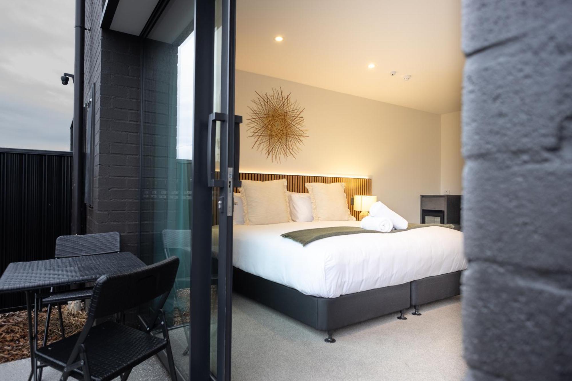Alpine Junction Townhouse Apartments, Lodge & Hotel Wanaka Exteriér fotografie
